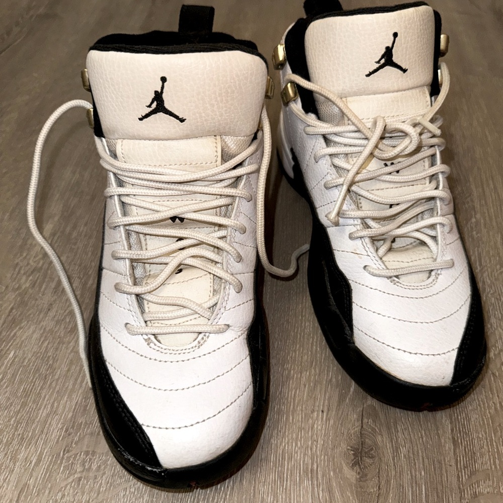 Air Jordan Taxi 12s Size 5